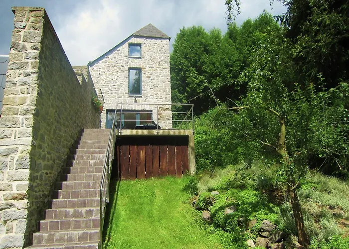 Near Forest And Hiking Trails Nyaraló Treignes