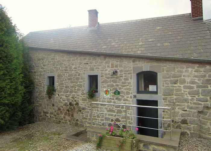 Nyaraló Near Forest And Hiking Trails