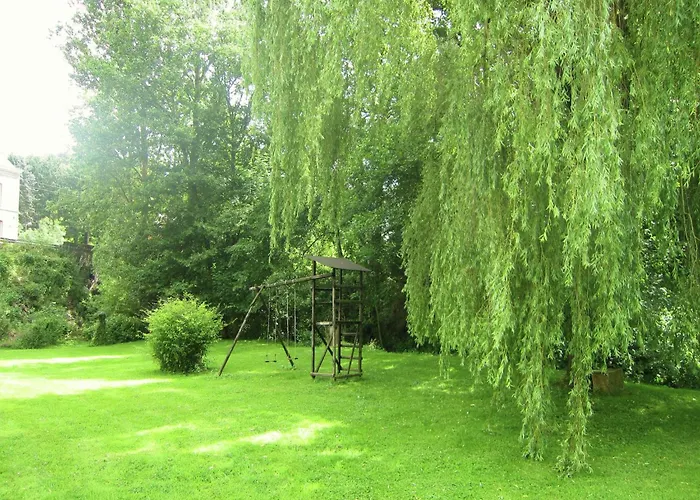 Near Forest And Hiking Trails Nyaraló Treignes